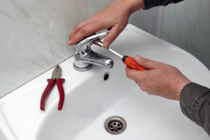Helpful Tips for Repairing a Leaky Faucet